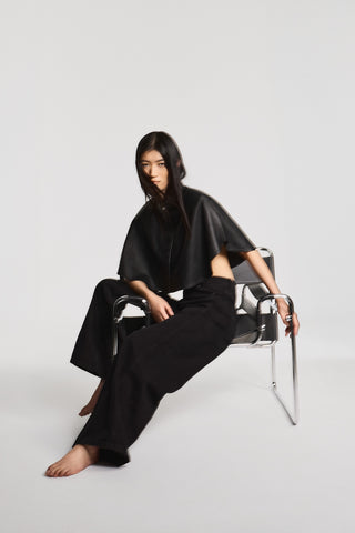 Envelope1976 Zoe cape Cape Black